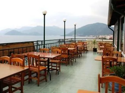 酒店 The Beachfront Adult Only 16 3*