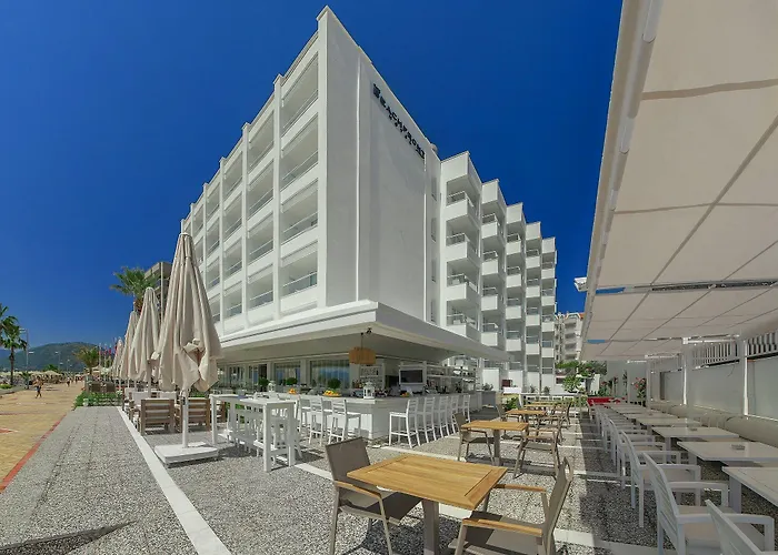 The Beachfront Adult Only 16 Szálloda