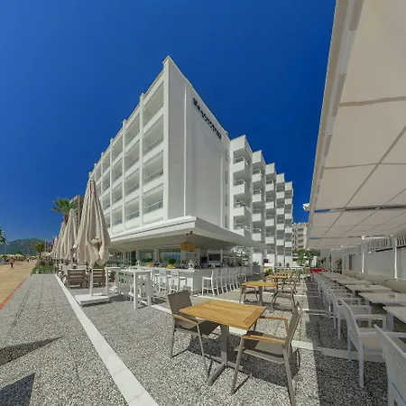 The Beachfront Adult Only 16 Szálloda