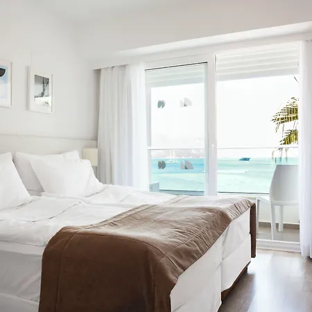 The Beachfront Adult Only 16 Отель