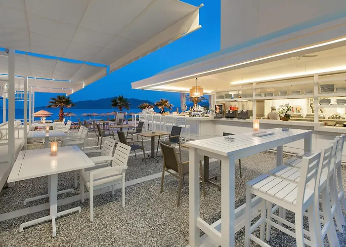 Ξενοδοχείο The Beachfront Adult Only 16 3*