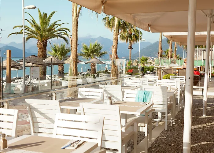 Hotel The Beachfront Adult Only 16