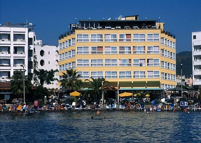 The Beachfront Adult Only 16