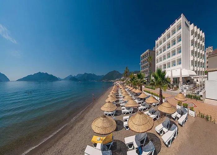 The Beachfront Adult Only 16 Hotel