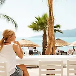 Hotel The Beachfront Adult Only 16