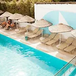The Beachfront Adult Only 16 호텔 3*