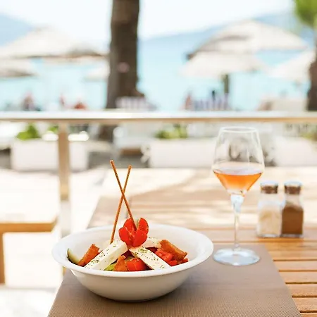 The Beachfront Adult Only 16 מלון 3*