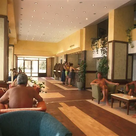 מלון The Beachfront Adult Only 16 3*