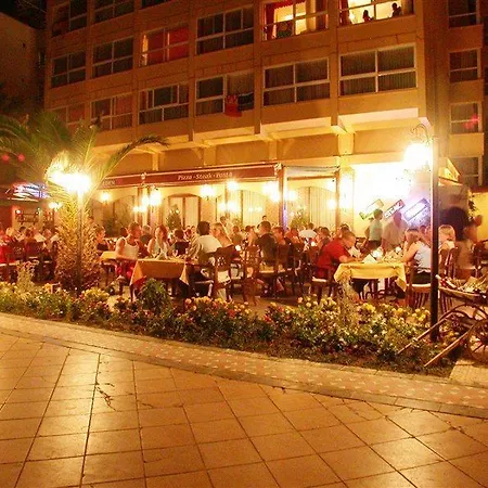 מלון The Beachfront Adult Only 16 מרמריס